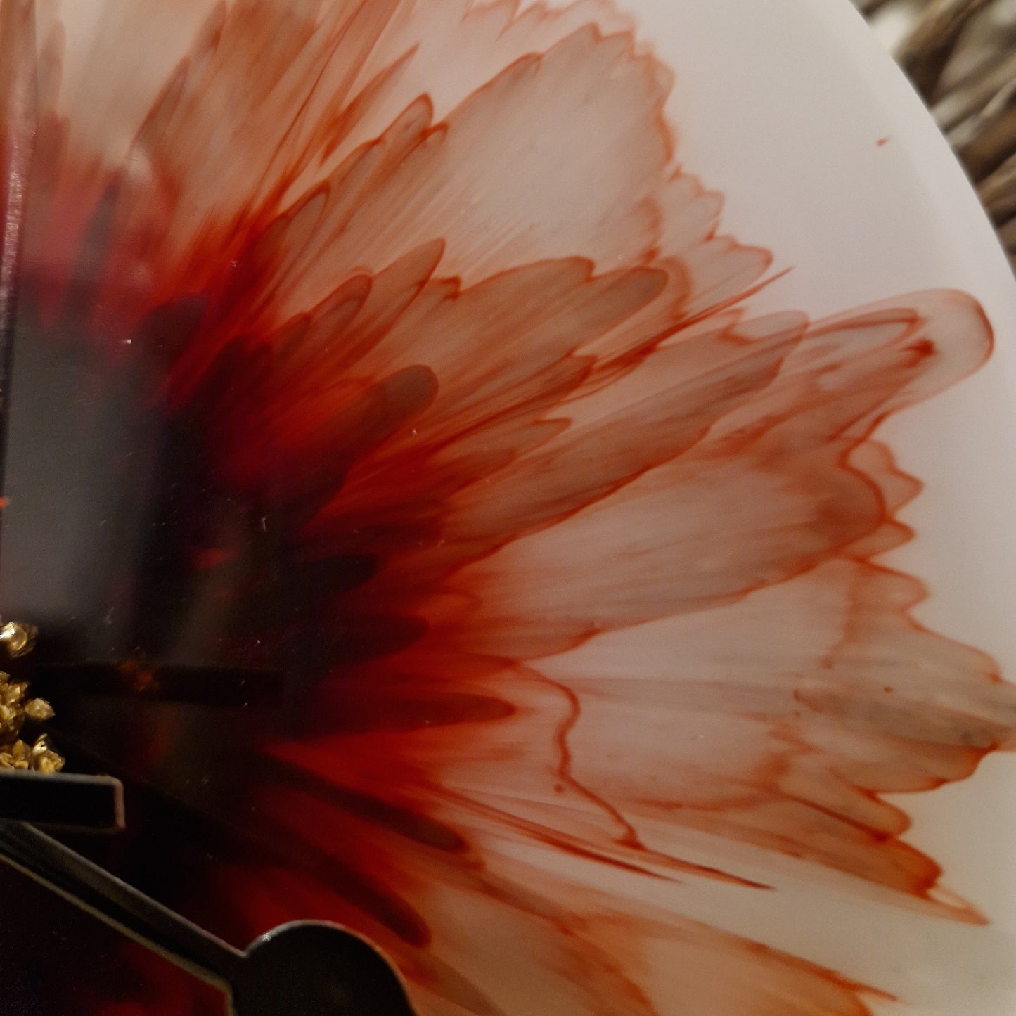 Black and red resin bloom clock
