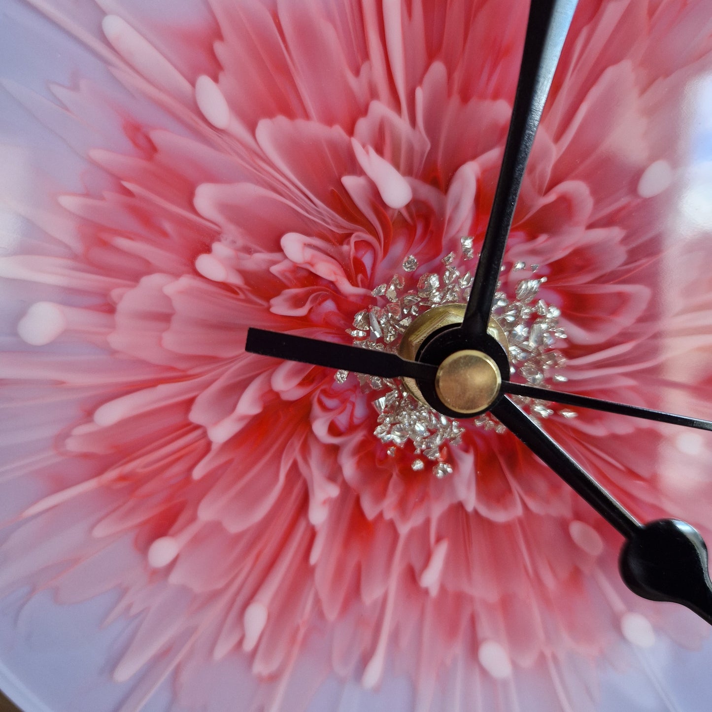 Lilac and pink resin bloom clock