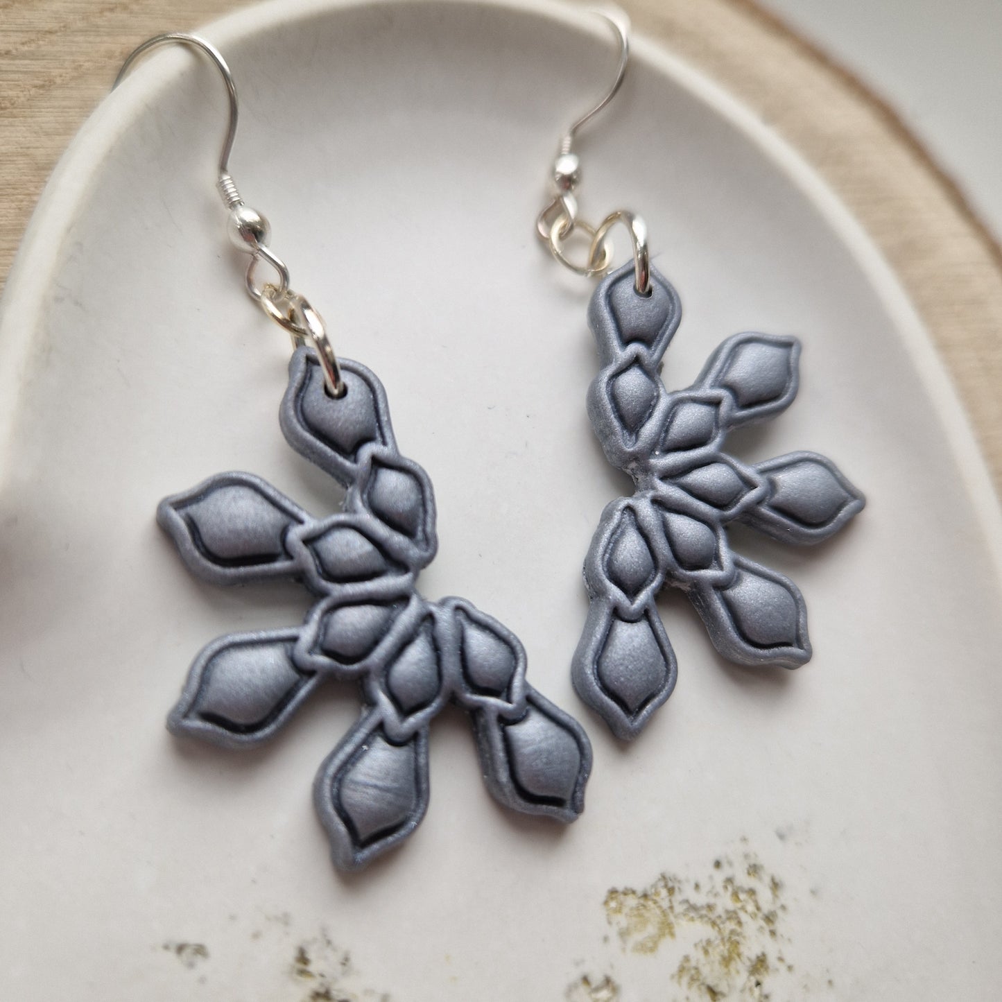 Clay Snowflake Earrings - Diamond in Dark Silver