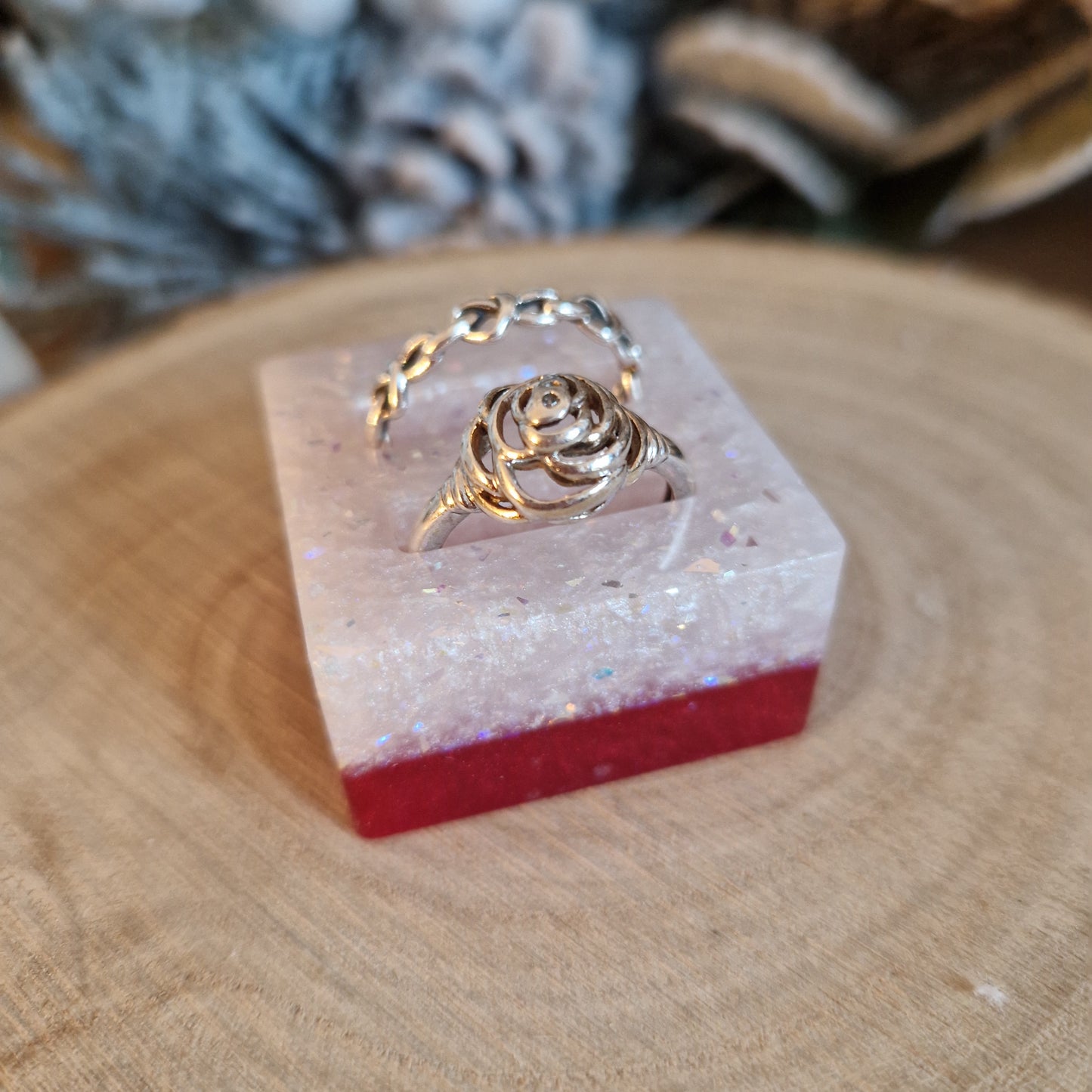 Resin Ring Holder - Snowdrop and Ruby Sparkle