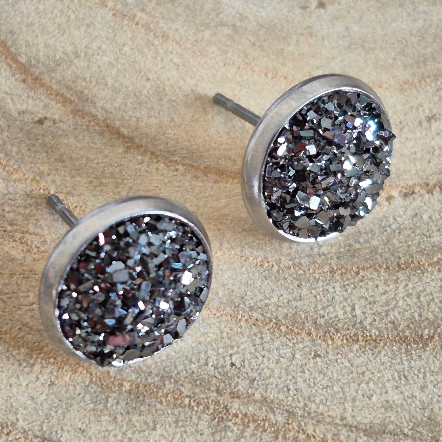 Glitter Resin 10mm Stud Earrings - Anthracite
