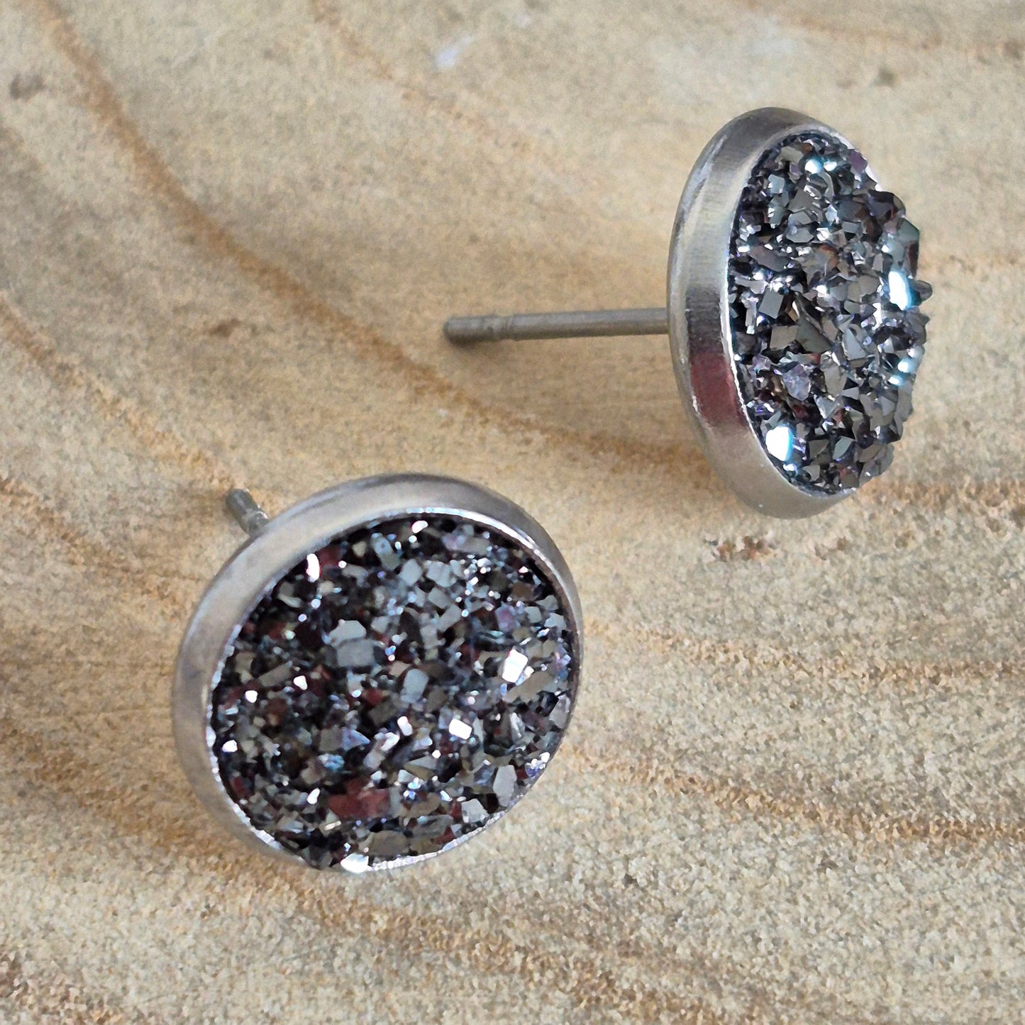 Glitter Resin 10mm Stud Earrings - Anthracite