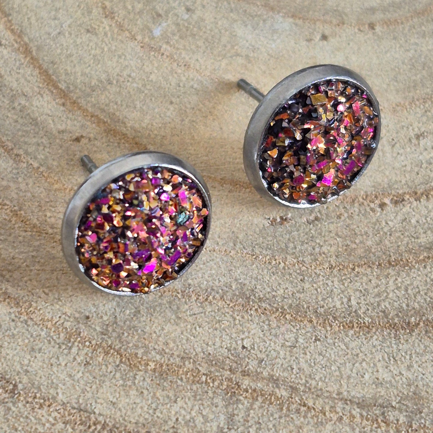 Glitter Resin 10mm Stud Earrings - Lava