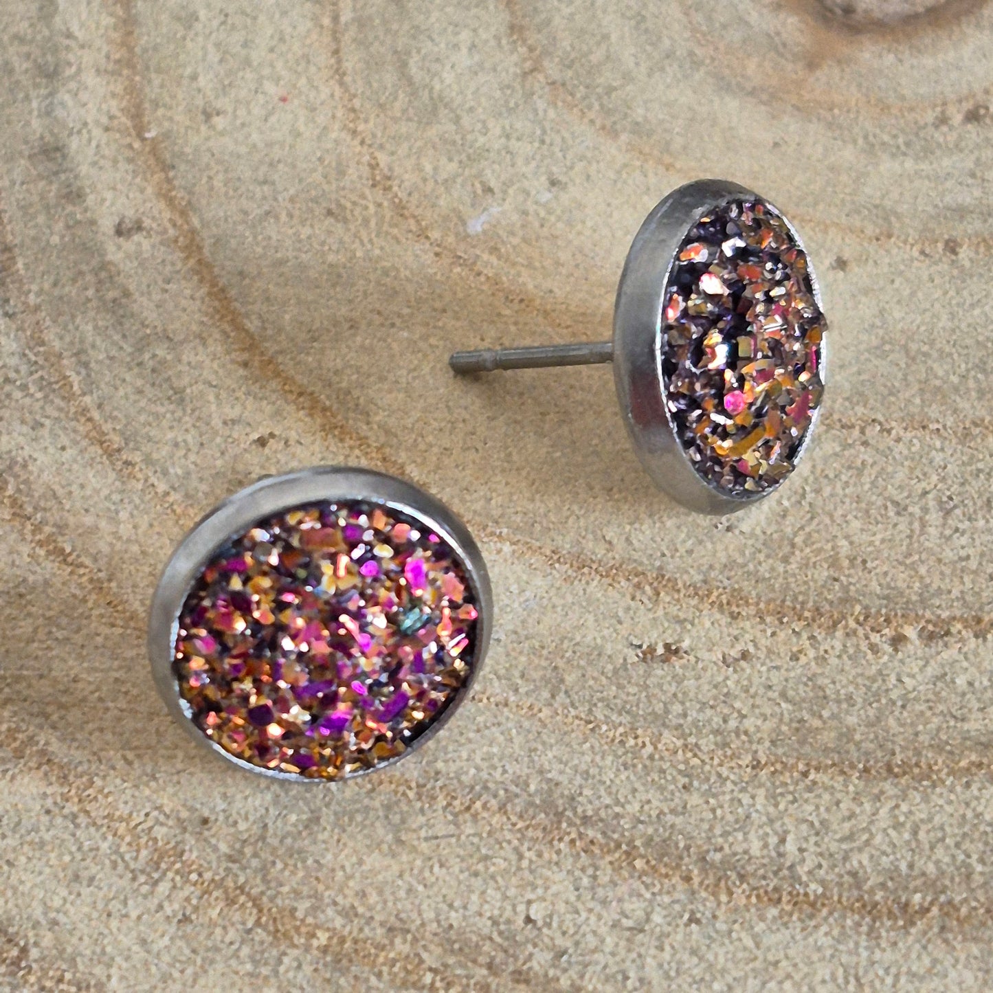 Glitter Resin 10mm Stud Earrings - Lava