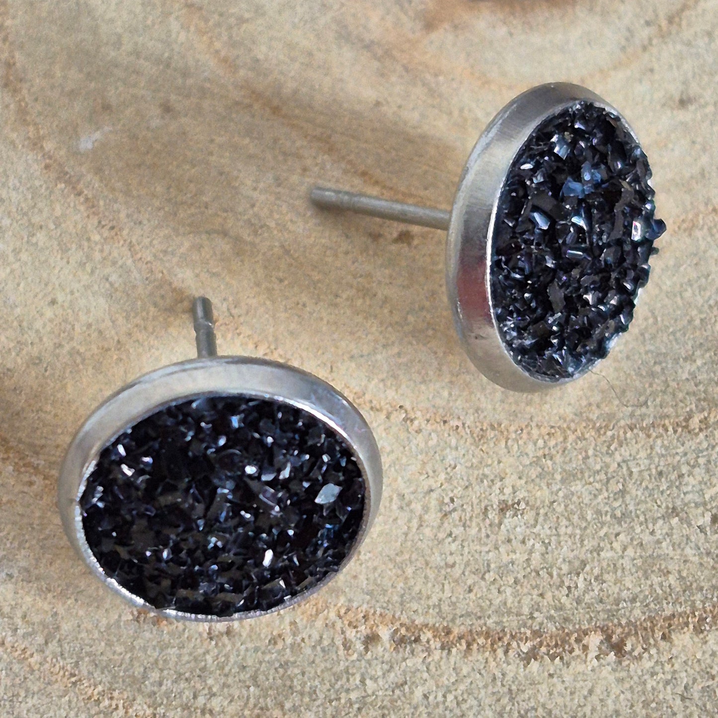 Glitter Resin 10mm Stud Earrings - Black