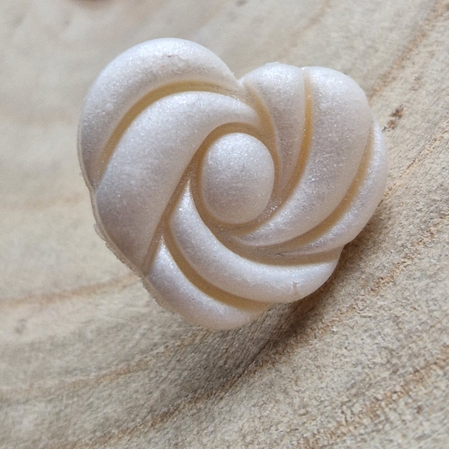 Clay Swirl Heart Stud Earrings - Ivory Shimmer