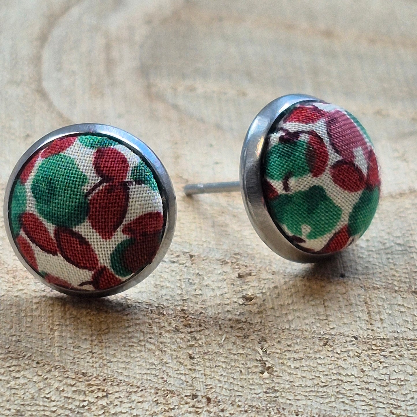 Vintage Liberty 10mm Stud Earrings - Green Rust Leafy