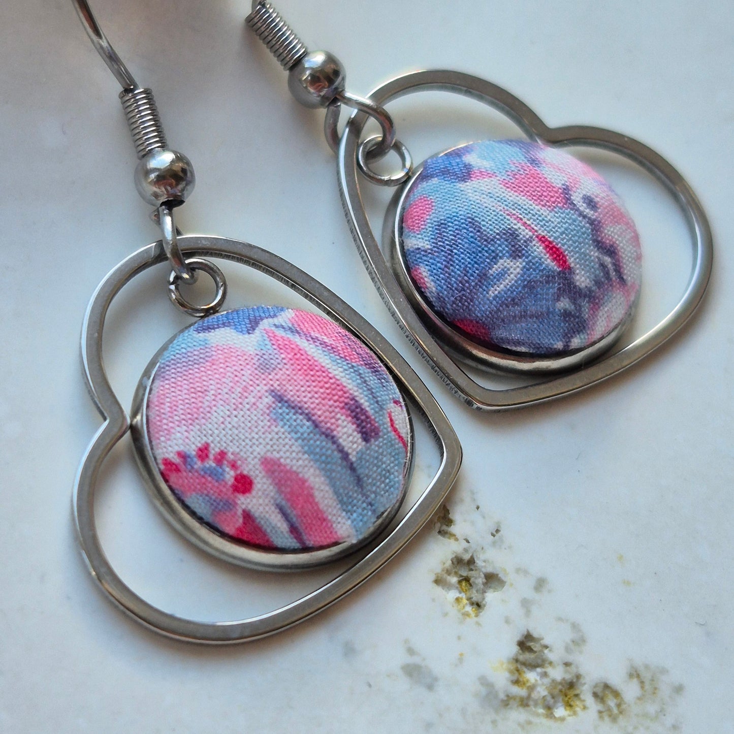 Vintage Liberty 12mm Dangle Heart Earrings - Pink Daisy