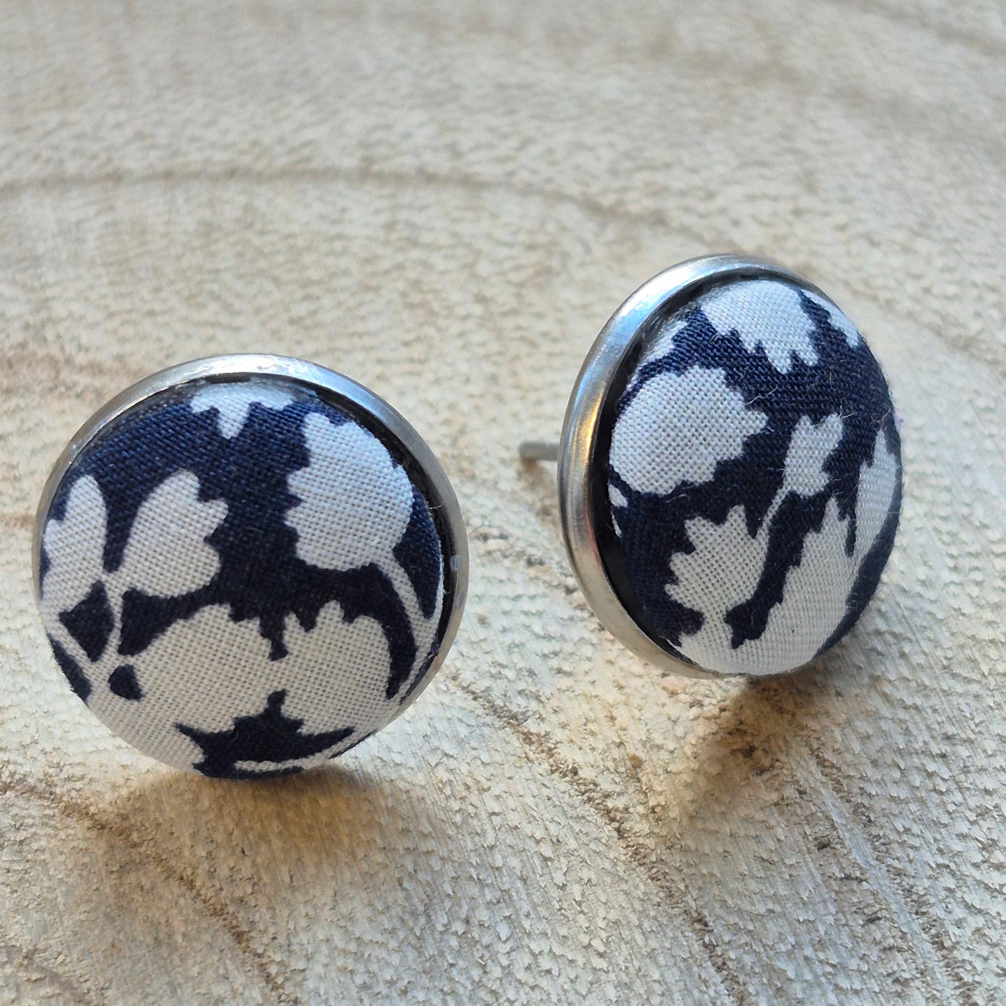 Vintage Liberty 14mm Stud Earrings - Navy Leafy Vine