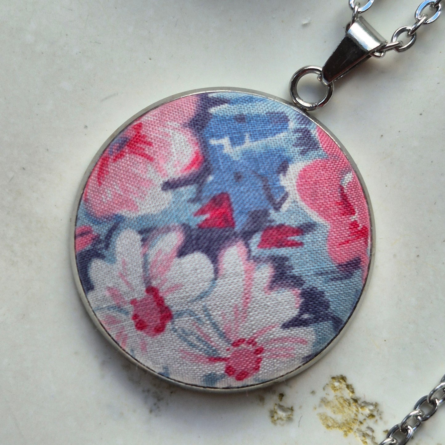 Vintage Liberty 25mm Pendant - Pink Daisy
