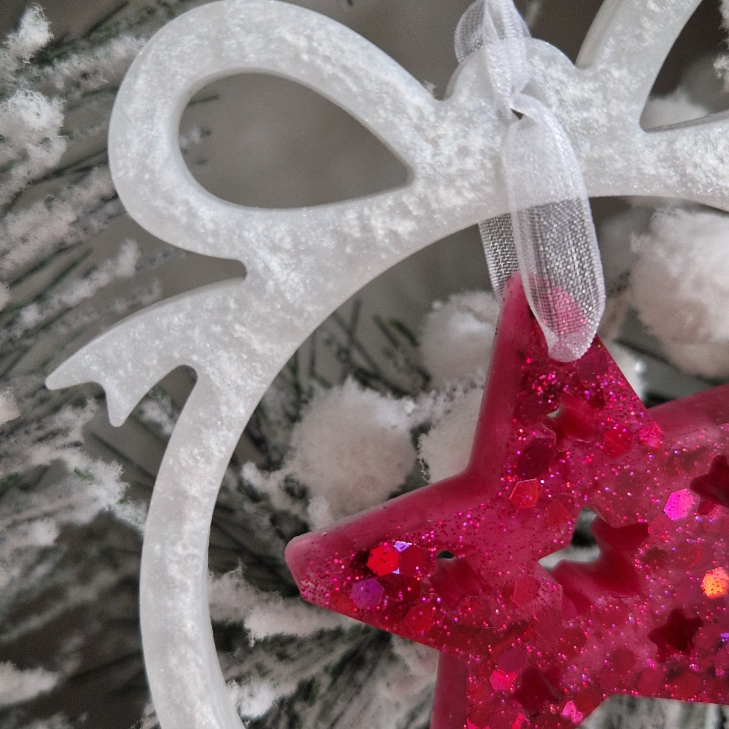 Resin Bauble Decoration - Fuchsia Star