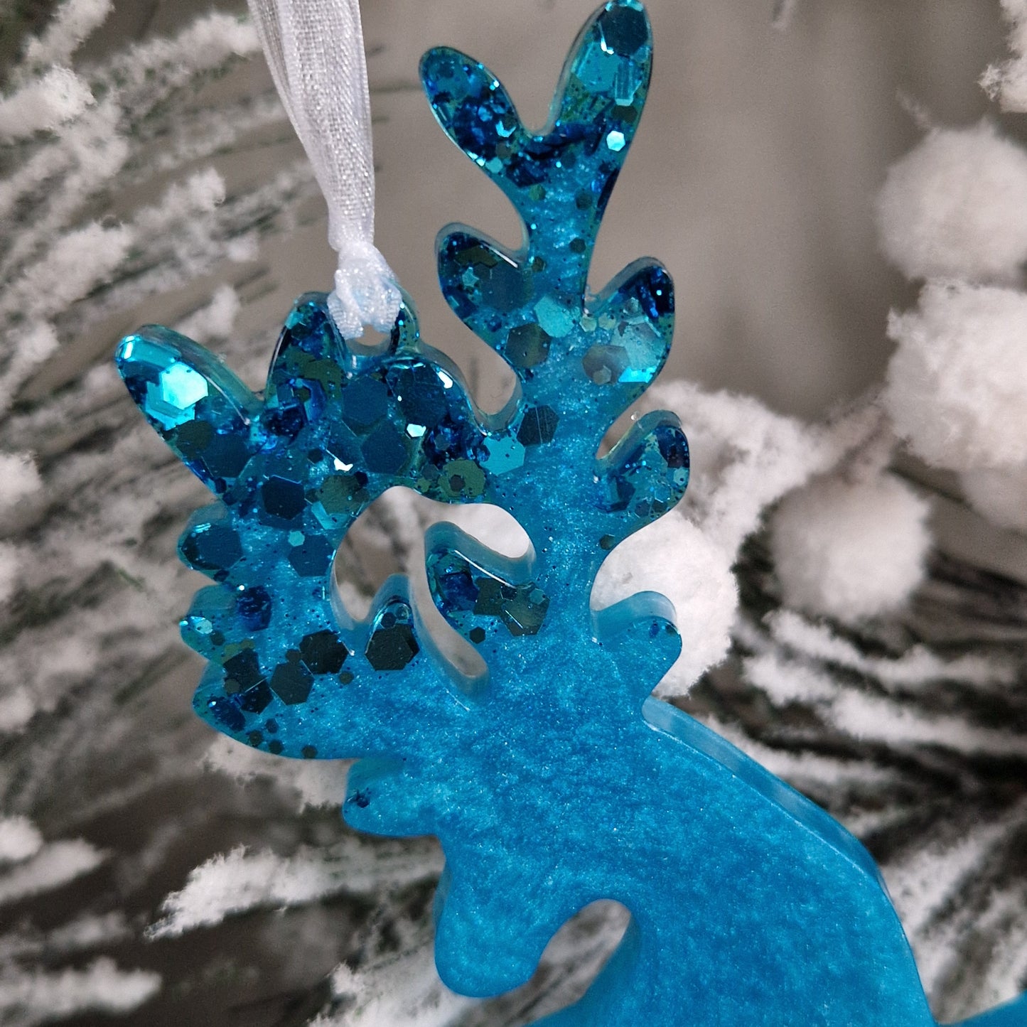 Resin Reindeer Decoration - Mistletoe in Turquoise Sparkle