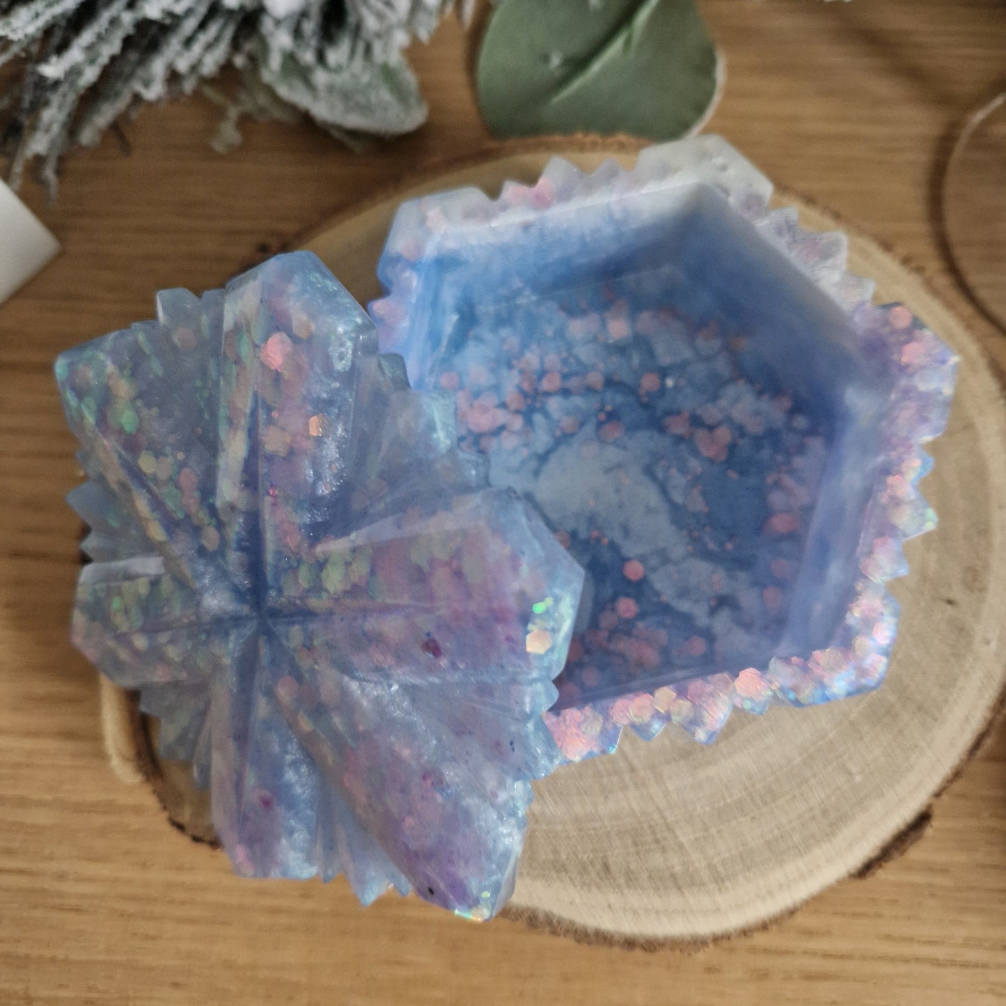 Resin snowflake trinket box