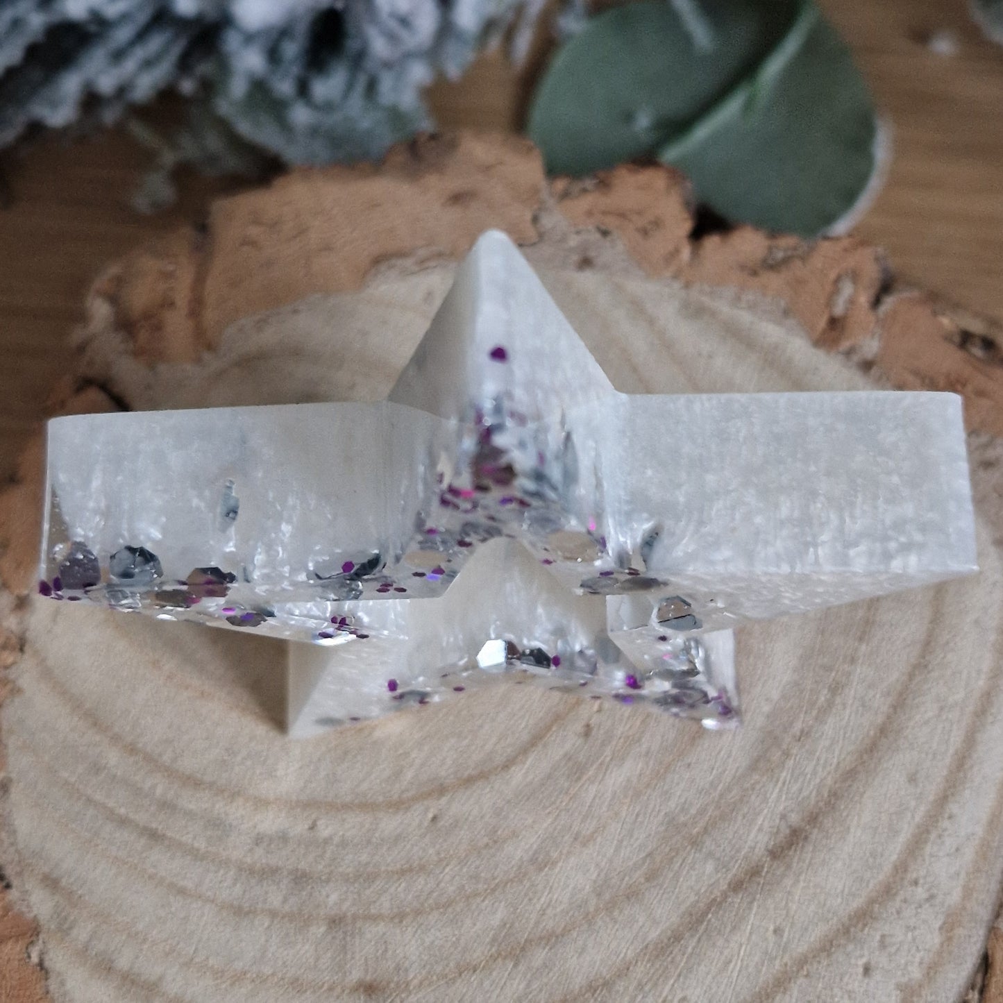 Resin Free-Standing Small Star Decoration - White and Silver Sparkle