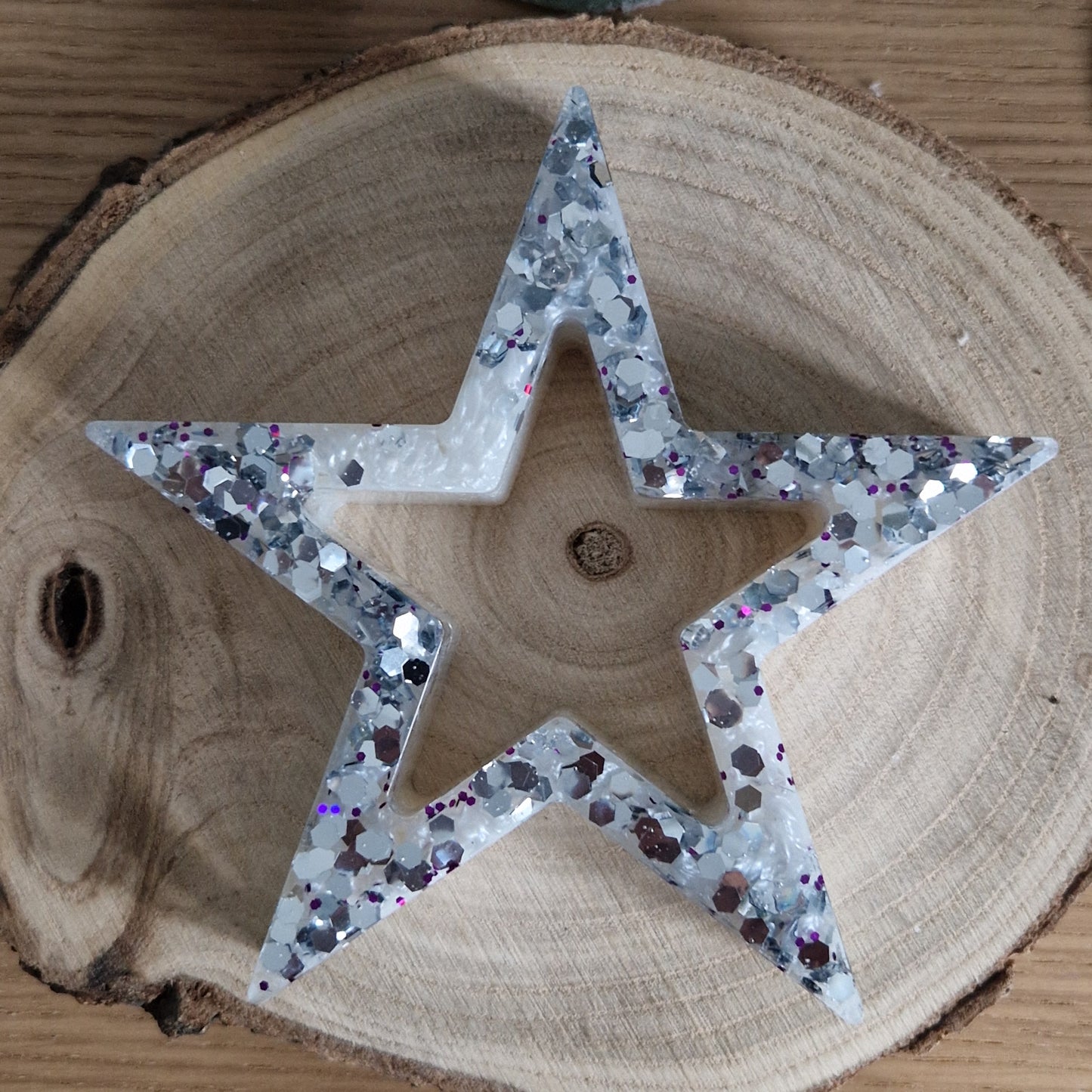 Resin Free-Standing Large Star Decoration - White and Silver Sparkle