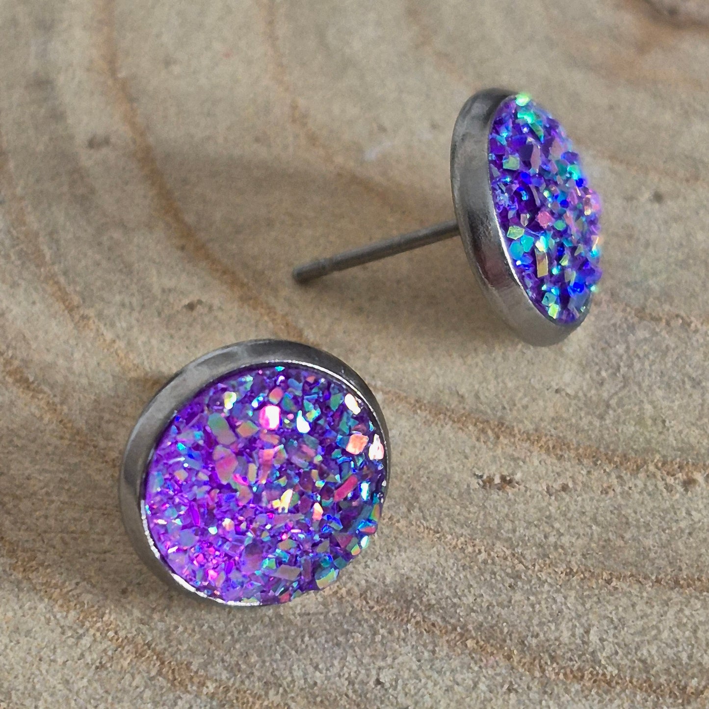 Glitter Resin 10mm Stud Earrings - Lilac AB
