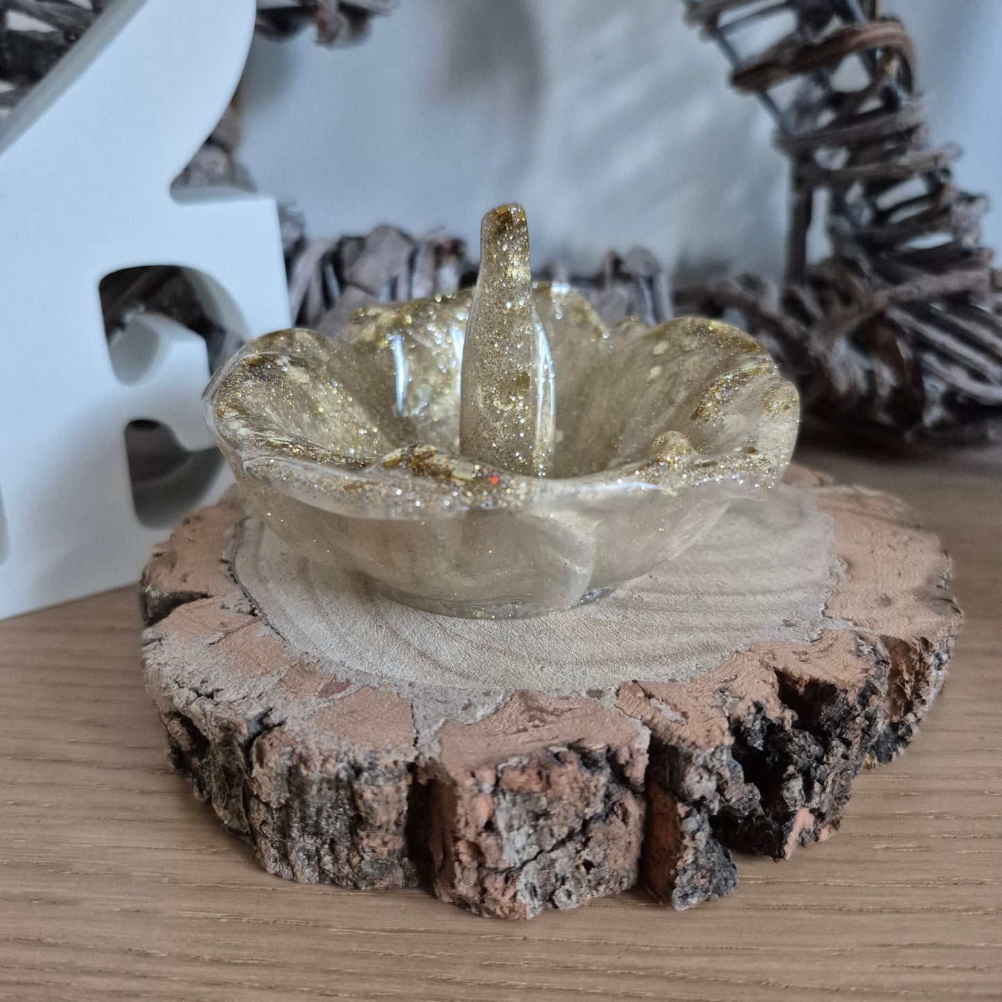 Resin Rose Ring Holder - Golden Syrup Sponge