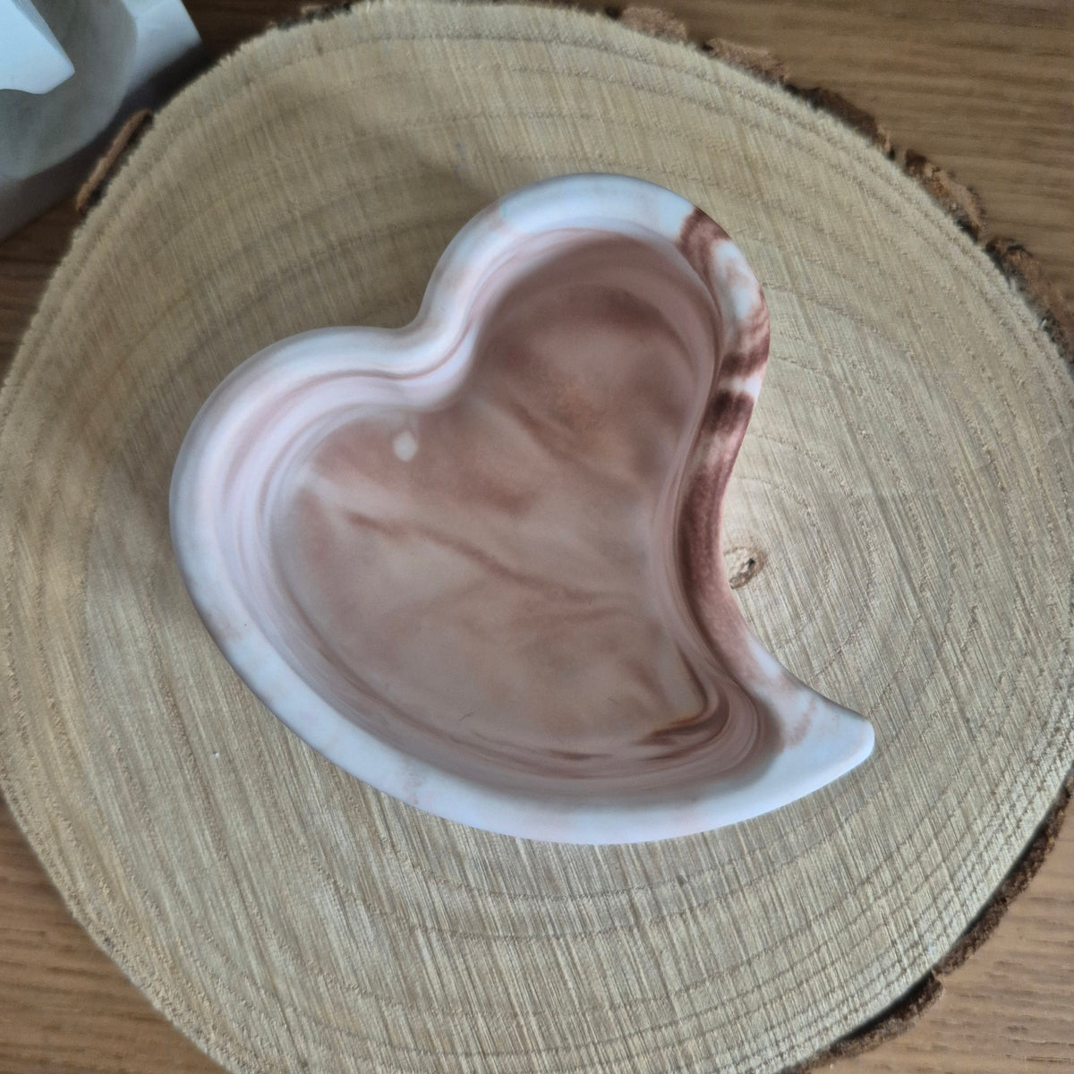 Eco Resin Twin Heart Port - Chocolate