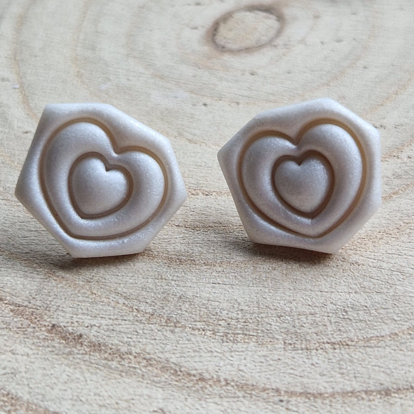 Clay Geo Heart Stud Earrings - Pearl