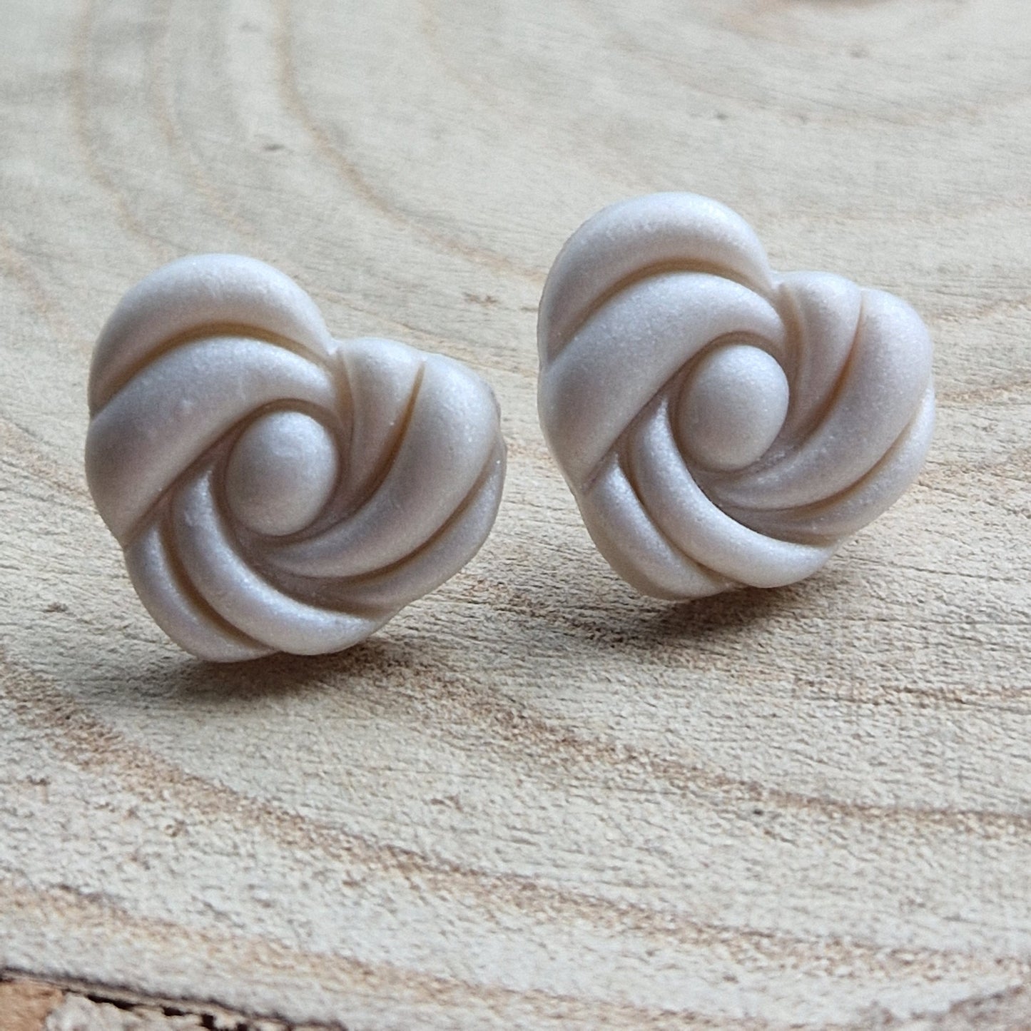 Clay Swirl Heart Stud Earrings - Pearl