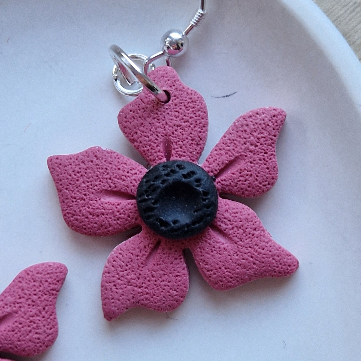 Clay Flower Earrings - Gessica with Five Petals in Deep Red